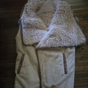 Simply Southern Faux Fur Reversible Vest in Cream and Pink, New Never Worn